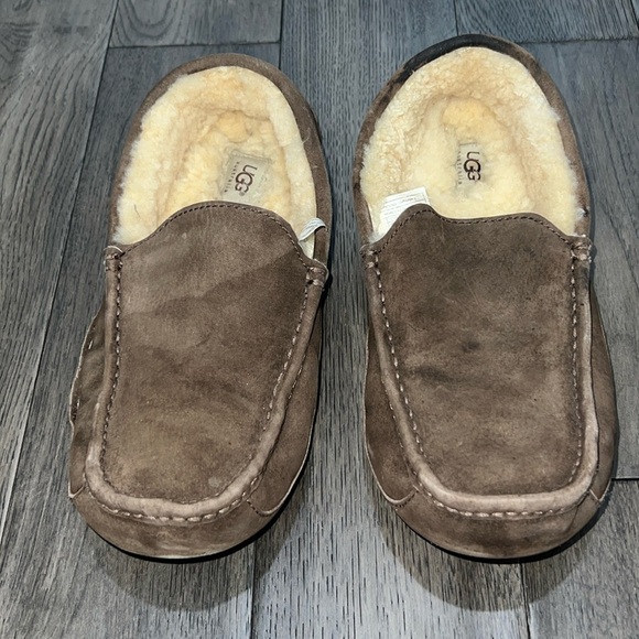 Mens Ugg Australia suede loafers/slippers - Picture 1 of 12